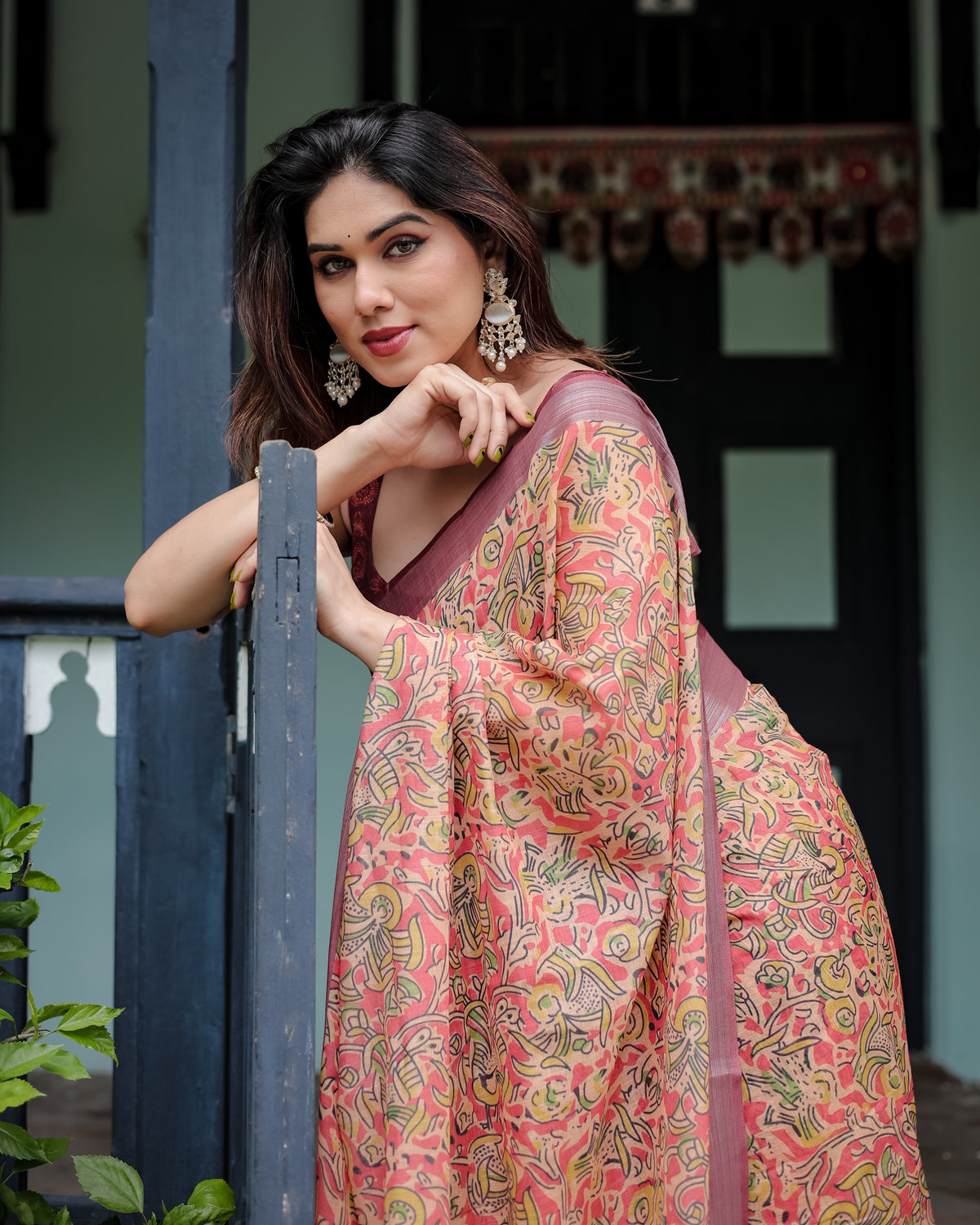 Peach Pink Floral Printed Saree with Traditional Border