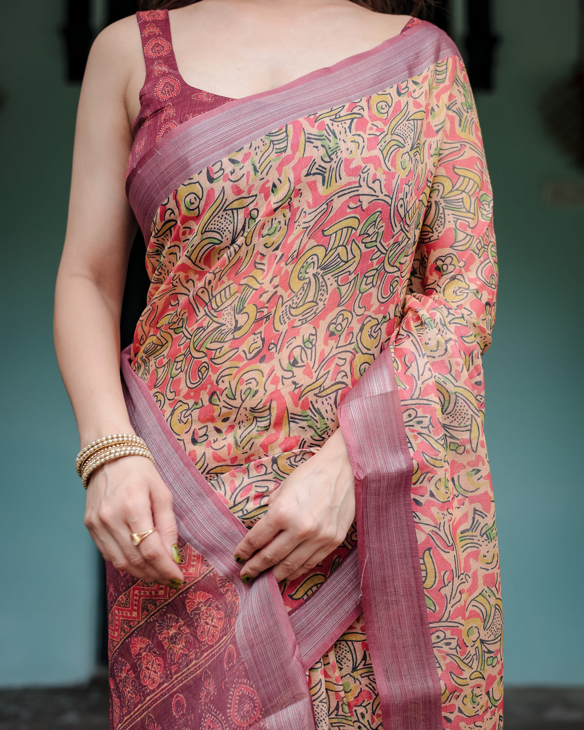 Peach Pink Floral Printed Saree with Traditional Border